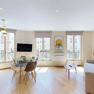 https://179-suite-mayou.fr-paris.fr